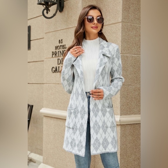 Sold Lapel Collar Open Front Argyle Cardigan with Pockets - Picture 3 of 6